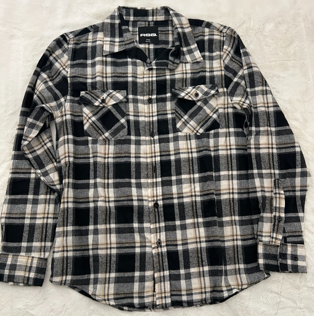 RSQ Men’s Flannel Shirt Size Small Black Gray Plaid Long Sleeve Button Front
